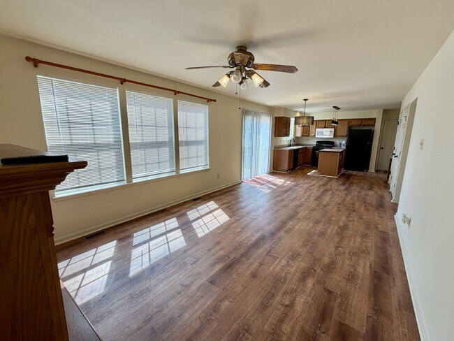 Building Photo - 197 Glenhurst Dr