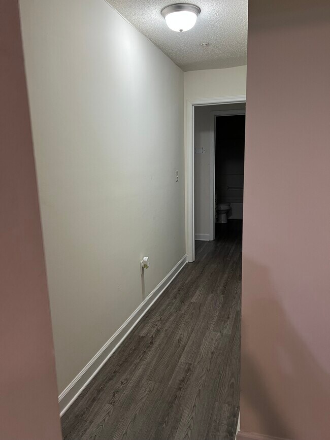 Building Photo - 302 Harts Cove Way