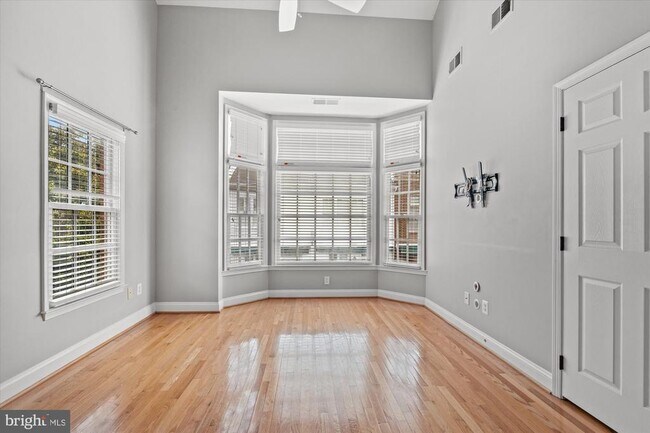 Building Photo - 306 S Fayette St