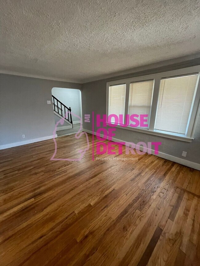 Building Photo - SECTION 8 ONLY | 4 BEDROOM | 3 BATH | FREE...