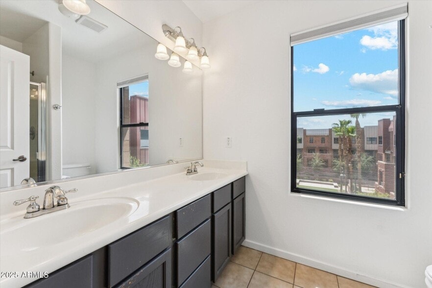 2nd bathroom - 330 S Farmer Ave