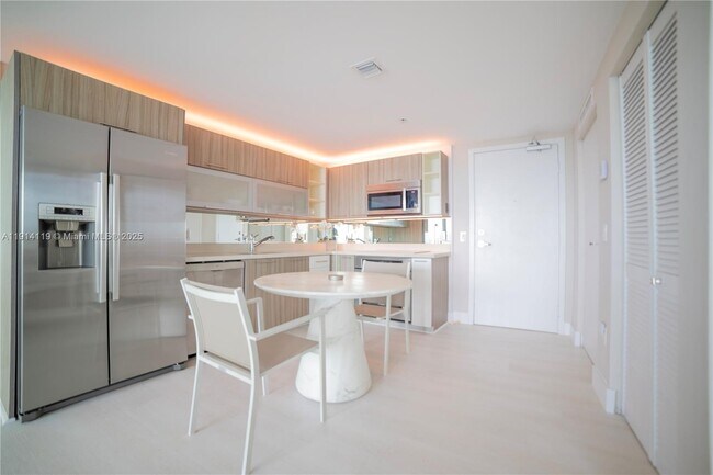 Building Photo - 6700 Indian Creek Dr