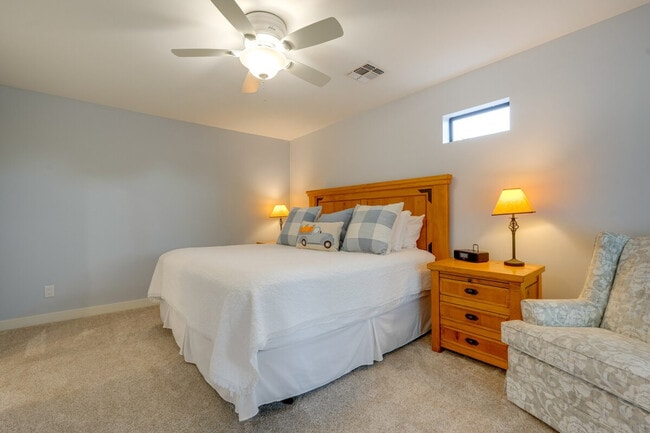 Building Photo - 8637 S Newberry Ln