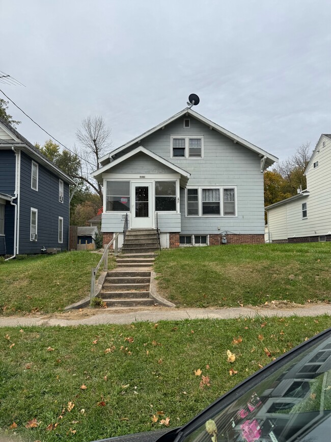 Building Photo - 1019 Ave C