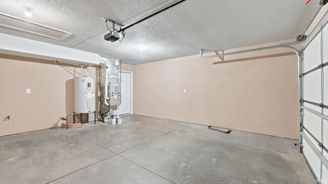 Building Photo - 422 Heyford Ct
