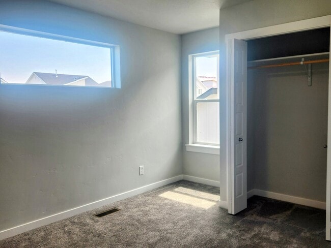 Building Photo - 1967 S Saltbrush Wy