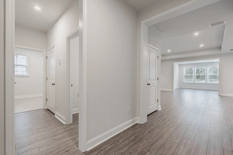 Building Photo - 192 Dendron Dr