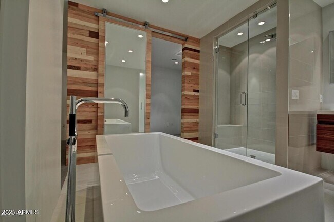Building Photo - 4747 N Scottsdale Rd