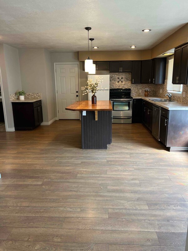 Building Photo - 748 S 7th St