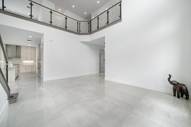 Building Photo - 8561 Crystal Downs Ave