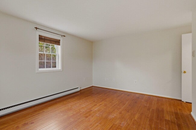 Building Photo - 559 Sagamore Ave