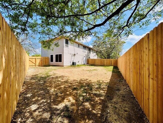 Building Photo - 8511 Apple Carrie Cove