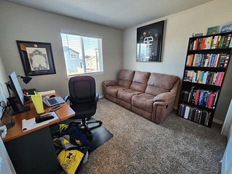 Building Photo - 6163 Nash Dr