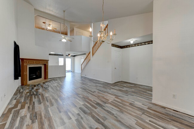 Building Photo - 4201 Thunder Creek Dr