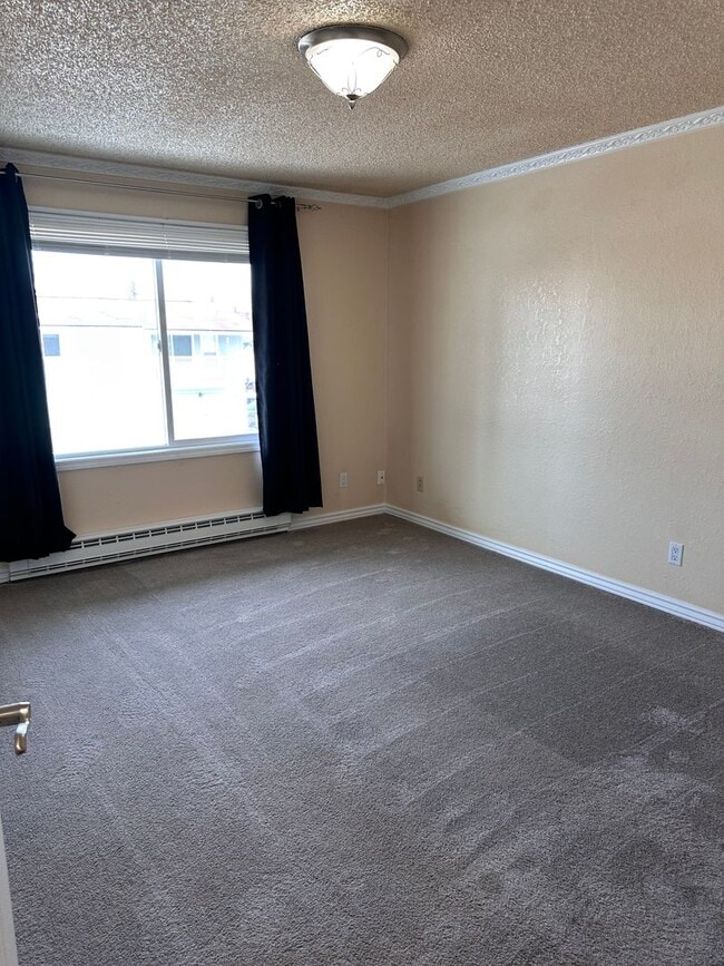 Building Photo - Affordable East Anchorage with W/D in Unit