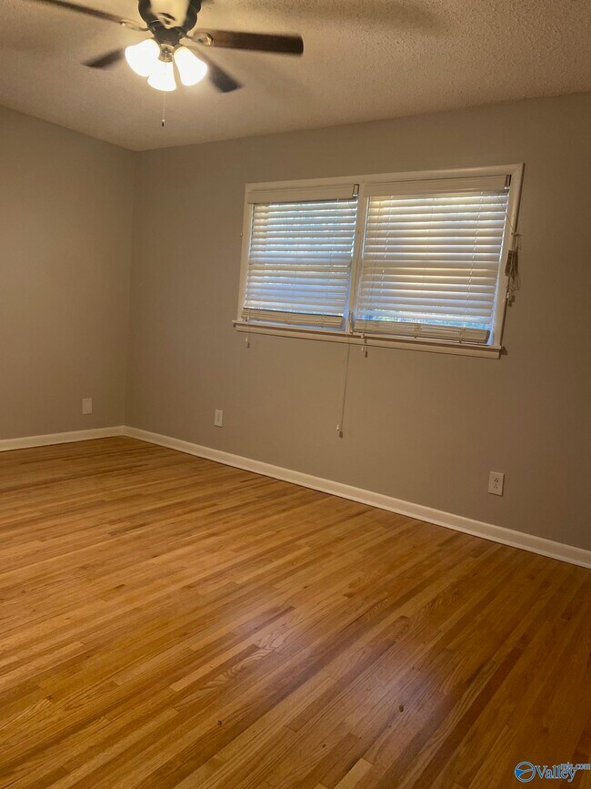 Building Photo - 4411 McClain Ln NW