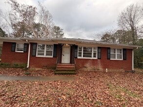 Building Photo - Brick 3/1.5 House in West Rome- $1,250