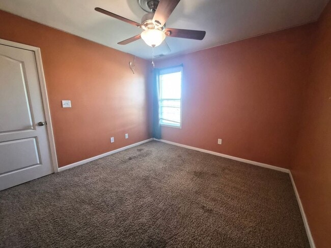 Building Photo - 103 Palin Trail