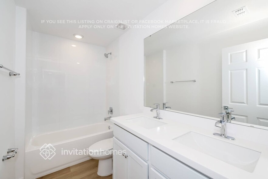Building Photo - 52 Pineland Ln