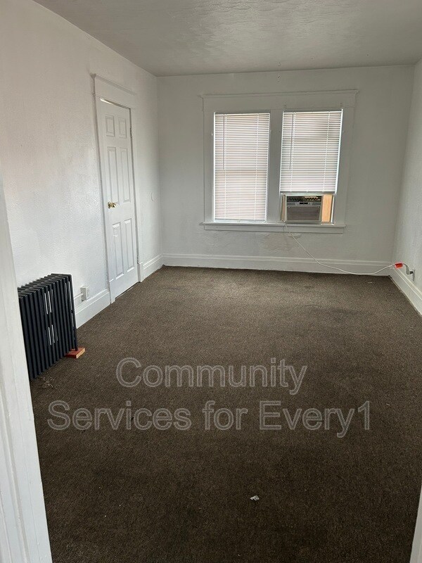 Building Photo - 2415 Delaware Ave
