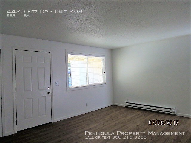 Building Photo - Bremerton Duplex