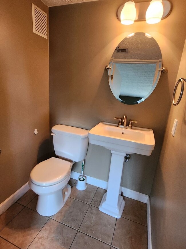 Building Photo - Charming 3-Bedroom Home in a Quiet Cul-de-Sac