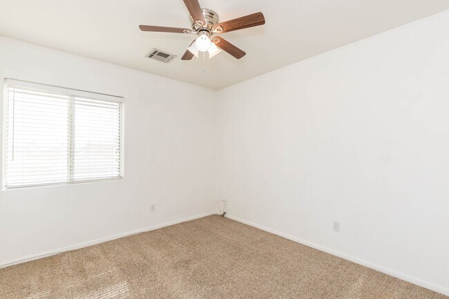 Building Photo - Spacious 3-Bedroom, 2.5-Bath Two-Story Hom...
