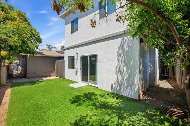 Building Photo - 6271 Mary Ln Dr