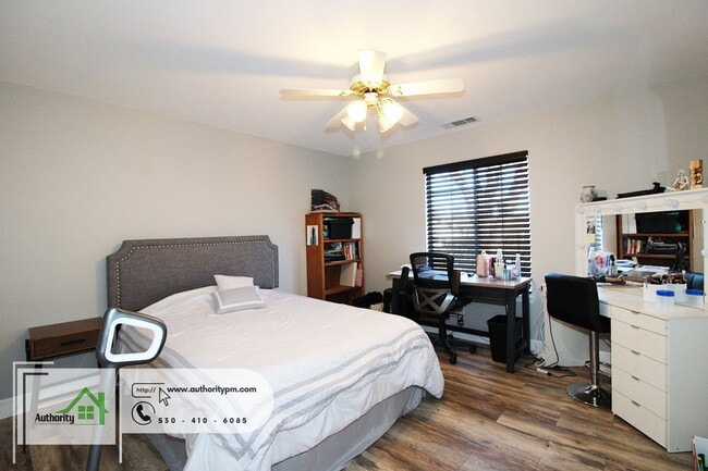 Building Photo - 11540 Vista Del Rio