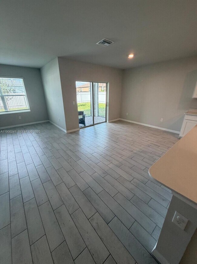 Building Photo - 304 El Dorado Blvd S