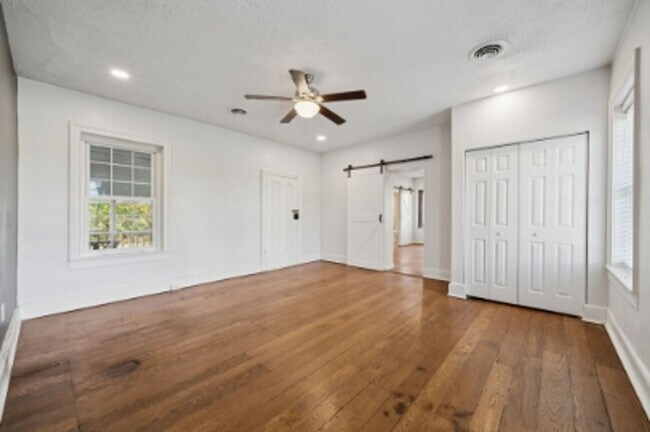 Building Photo - 8113 US-22