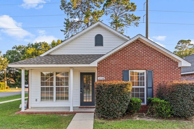 Primary Photo - 4558 Barrington Ln