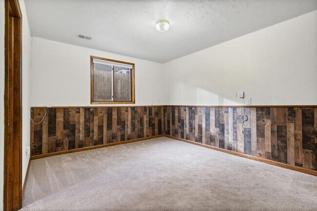 Building Photo - 2264 Danielle Ct