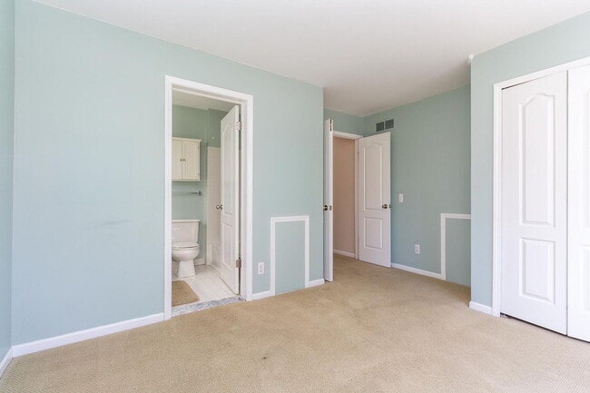 Building Photo - 1093 Fairways Blvd