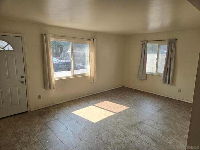 Building Photo - 727 48th St