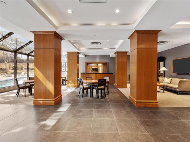 Building Photo - 3030 McKinney Ave