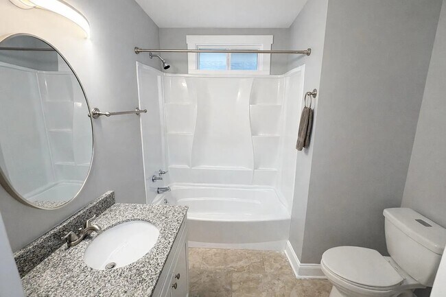 Building Photo - 1903 E 13th St