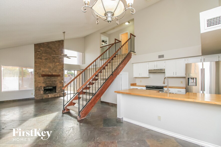 Building Photo - 3941 W Denver St