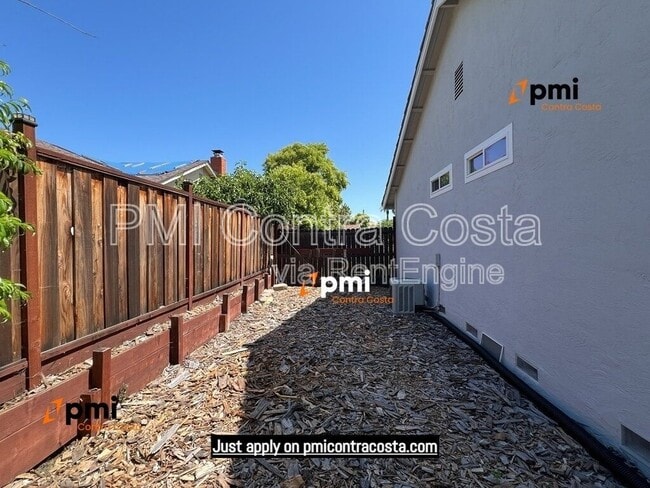 Building Photo - 2690 Waltrip Ln
