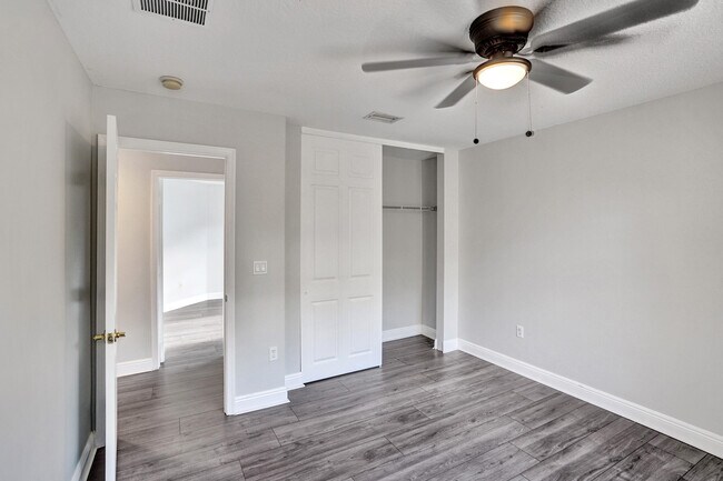 Building Photo - 2804 Shaughnessy Dr