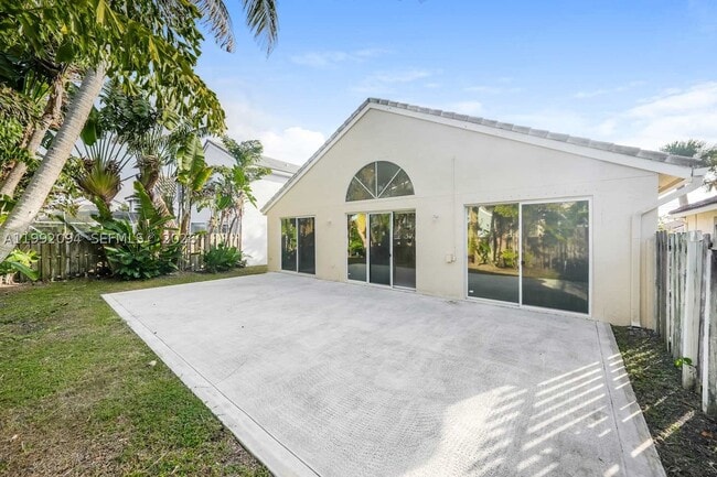 Building Photo - 7699 Thornlee Dr