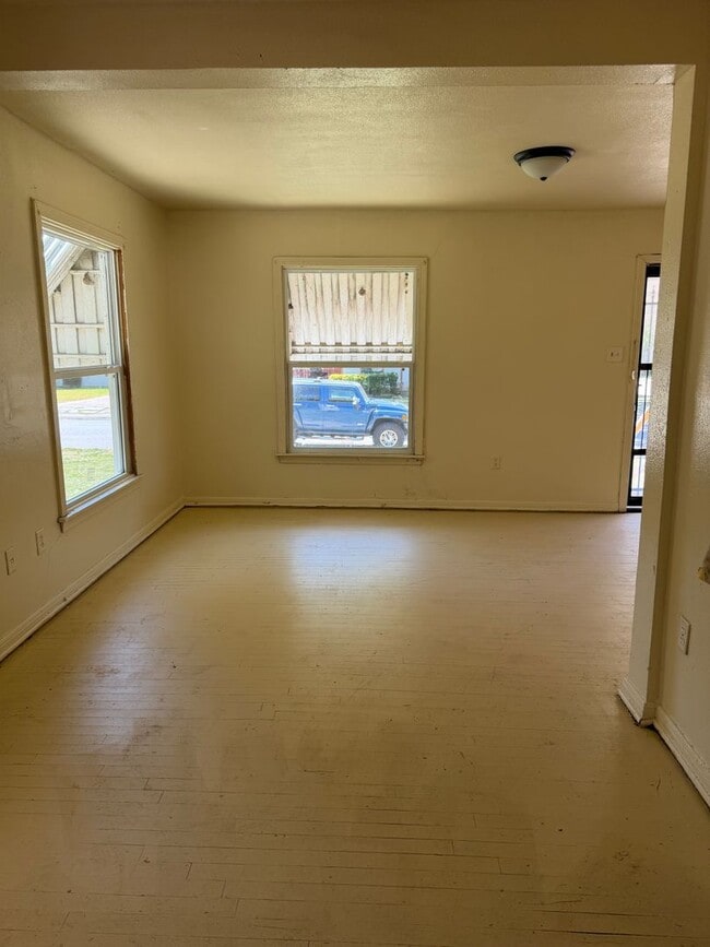 Building Photo - 3833 Rolando Ave