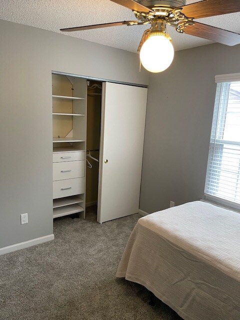 Building Photo - 100 Tara Ridge Ct