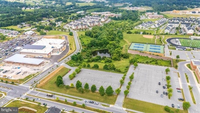 Building Photo - 6042 Fallfish Ct