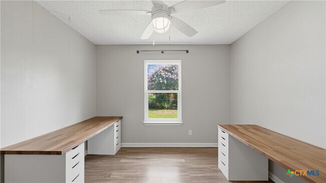 Building Photo - 938 Lazy Trail
