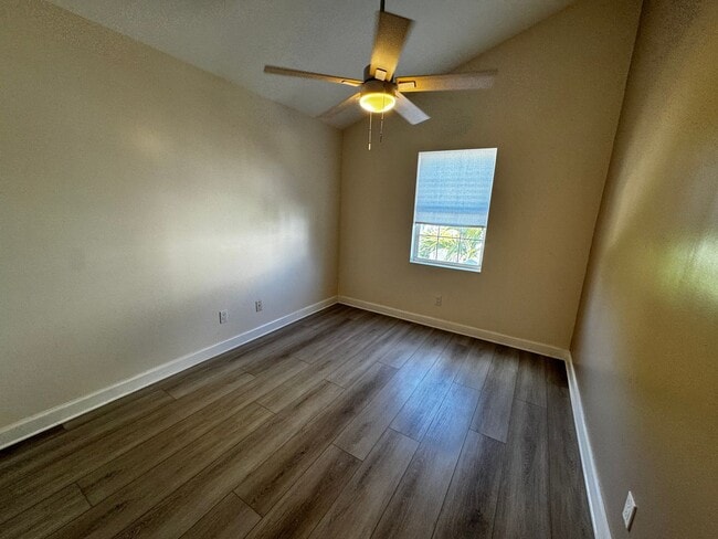 Building Photo - Key West Condo For Rent