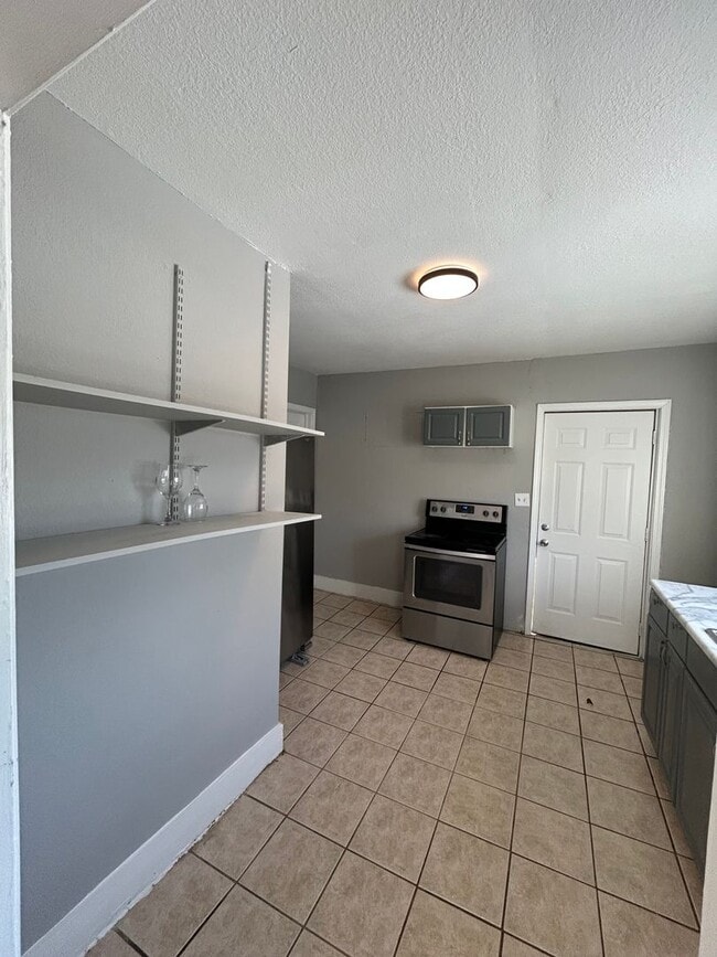 Building Photo - NEW 3 bedroom listing - COMING SOON!!