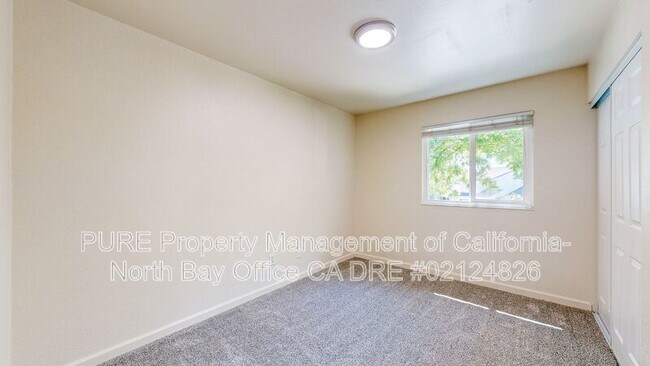 Building Photo - 360 Manka Cir