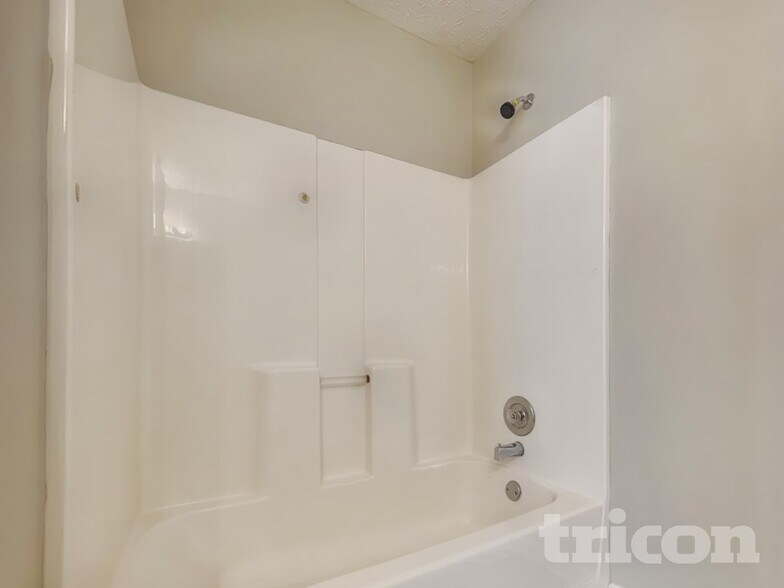 Building Photo - 2114 Lindley Ln