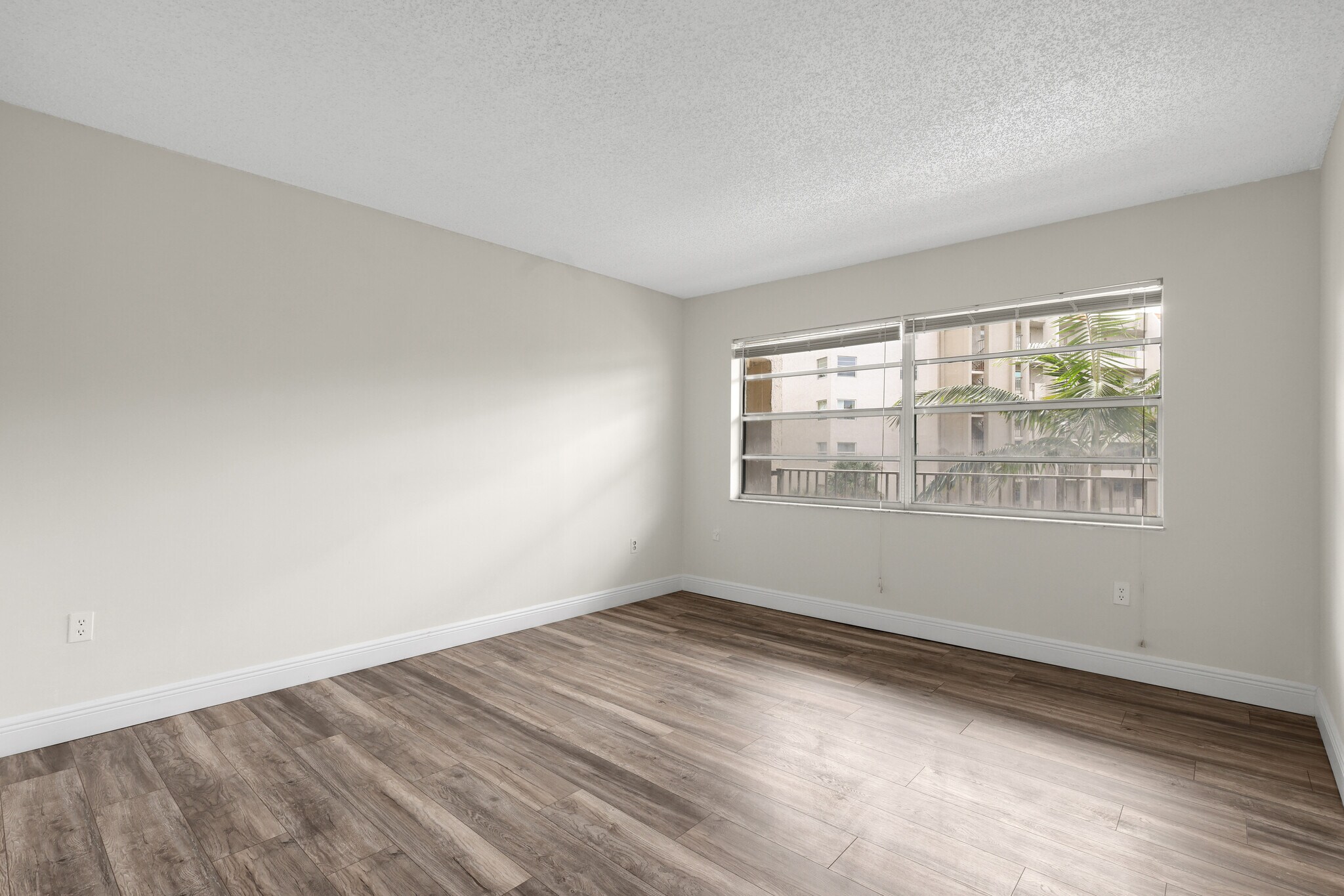 Guest Bedroom # 2 - 3940 Inverrary Blvd